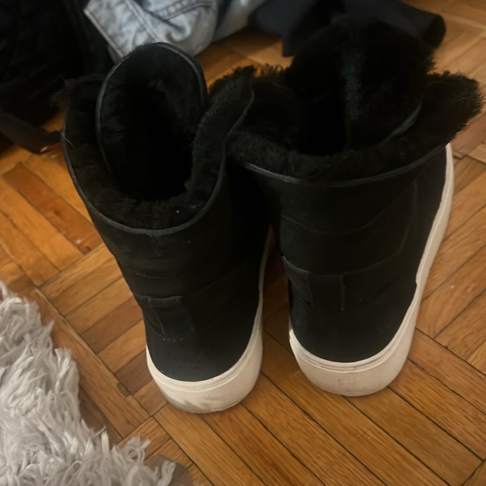 Ugg Sneaker - image 4